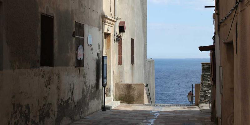 筑牢质量基石:KLTE品质管理中的供应商审核与分级策略深度解析